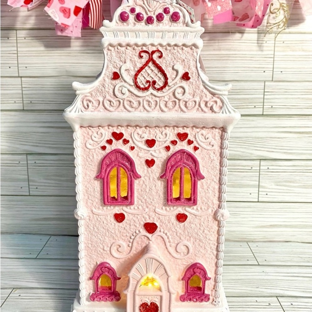 Love & Cupcakes Victorian Valentine’s Day Gingerbread House